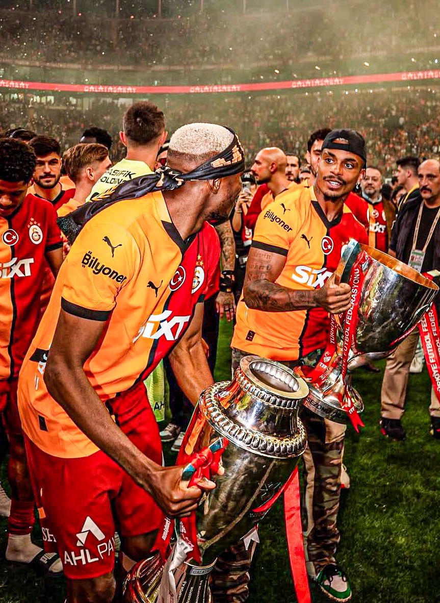 Osimhen çıldırdı Galatasaray'ı istiyor