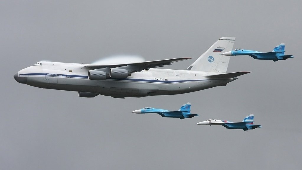 🎖️ 🎖️

عاجل ⚡️ ⚡️ 

طائرة شحن عسكرية روسية من طراز Il-76 هبطت في العاصمة الإيرانية طهران، وأفرغت حمولتها العسكرية.