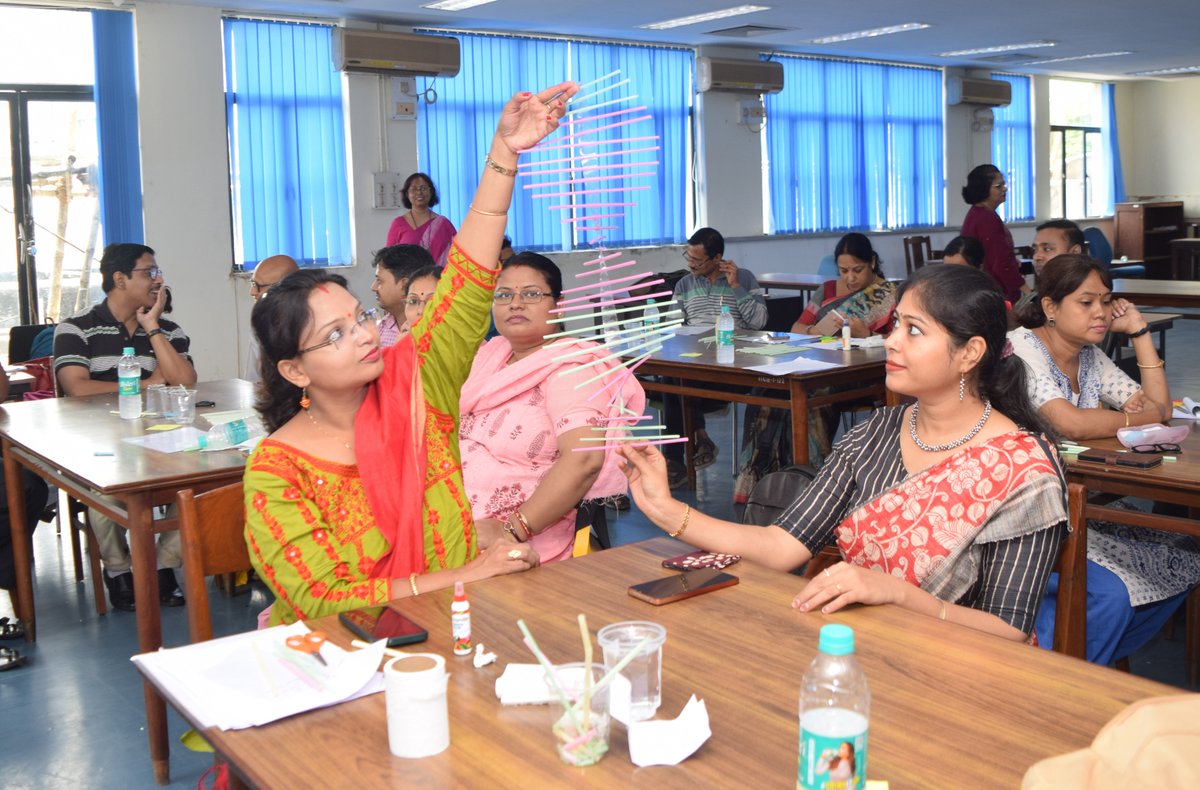 csir_iicb's tweet image. Teacher Training Workshop @CSIR-IICB, Kolkata, in collaboration with Royal Society of Chemistry (RSC) under the #CSIRJigyasa programme from June 30 – July 01, 2025. Empowering teachers to ignite scientific curiosity in classrooms