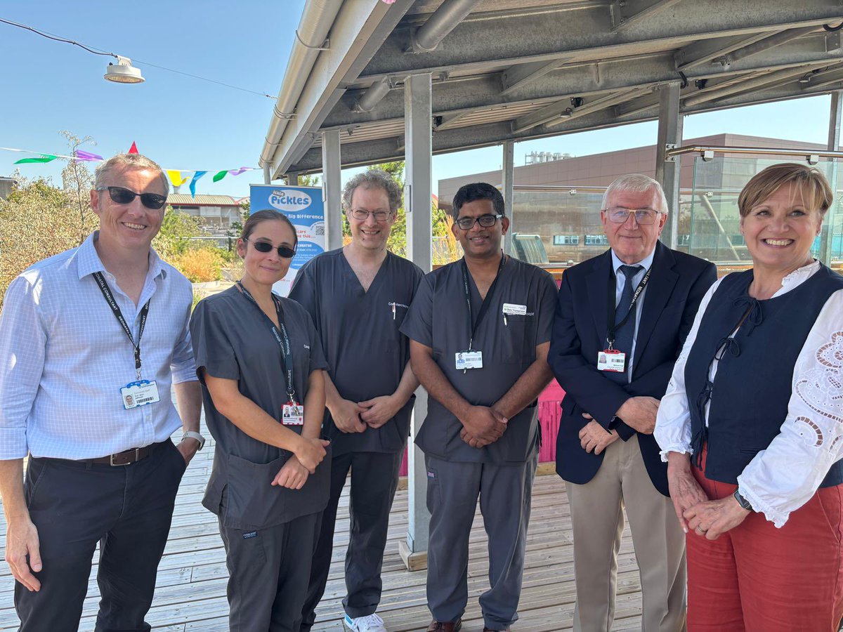 UHS_Neonates's tweet image. A group of our amazing neonatologists… past and present celebrating the official opening of the neonatal unit after its expansion. @UHSFT @SotonChildHosp