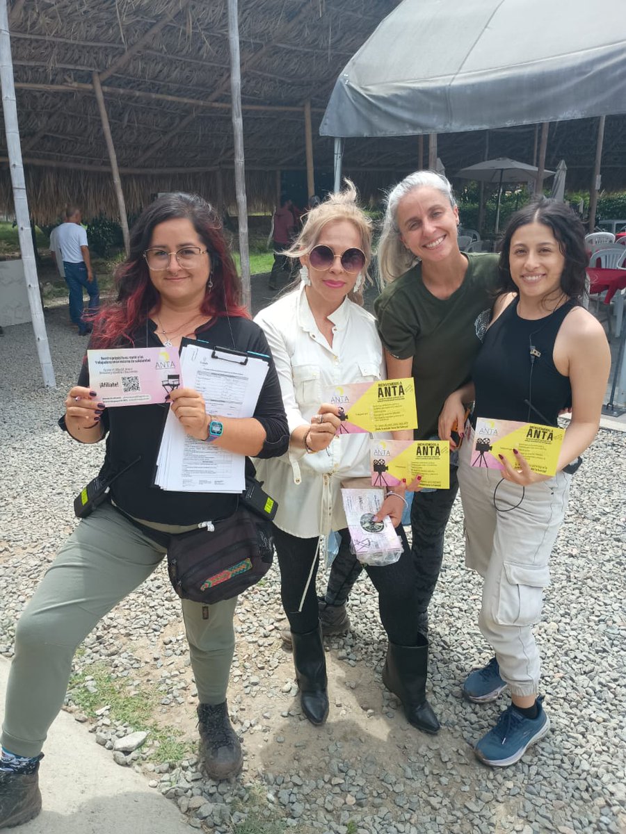 UNI Américas (@uniamericas) on Twitter photo 🇨🇴ANTA acompañó la inspección del Ministerio de Trabajo en el set de "Cien Años de Soledad", en Ibagué, Colombia.
🎬El <a href="/SindicatoAnta/">Anta Sindicato</a> exige condiciones laborales dignas y respeto por los derechos de quienes hacen posible esta producción.
📣¡Sin trabajo digno no hay ficción! 🇨🇴ANTA acompañó la inspección del Ministerio de Trabajo en el set de "Cien Años de Soledad", en Ibagué, Colombia.
🎬El <a href="/SindicatoAnta/">Anta Sindicato</a> exige condiciones laborales dignas y respeto por los derechos de quienes hacen posible esta producción.
📣¡Sin trabajo digno no hay ficción!