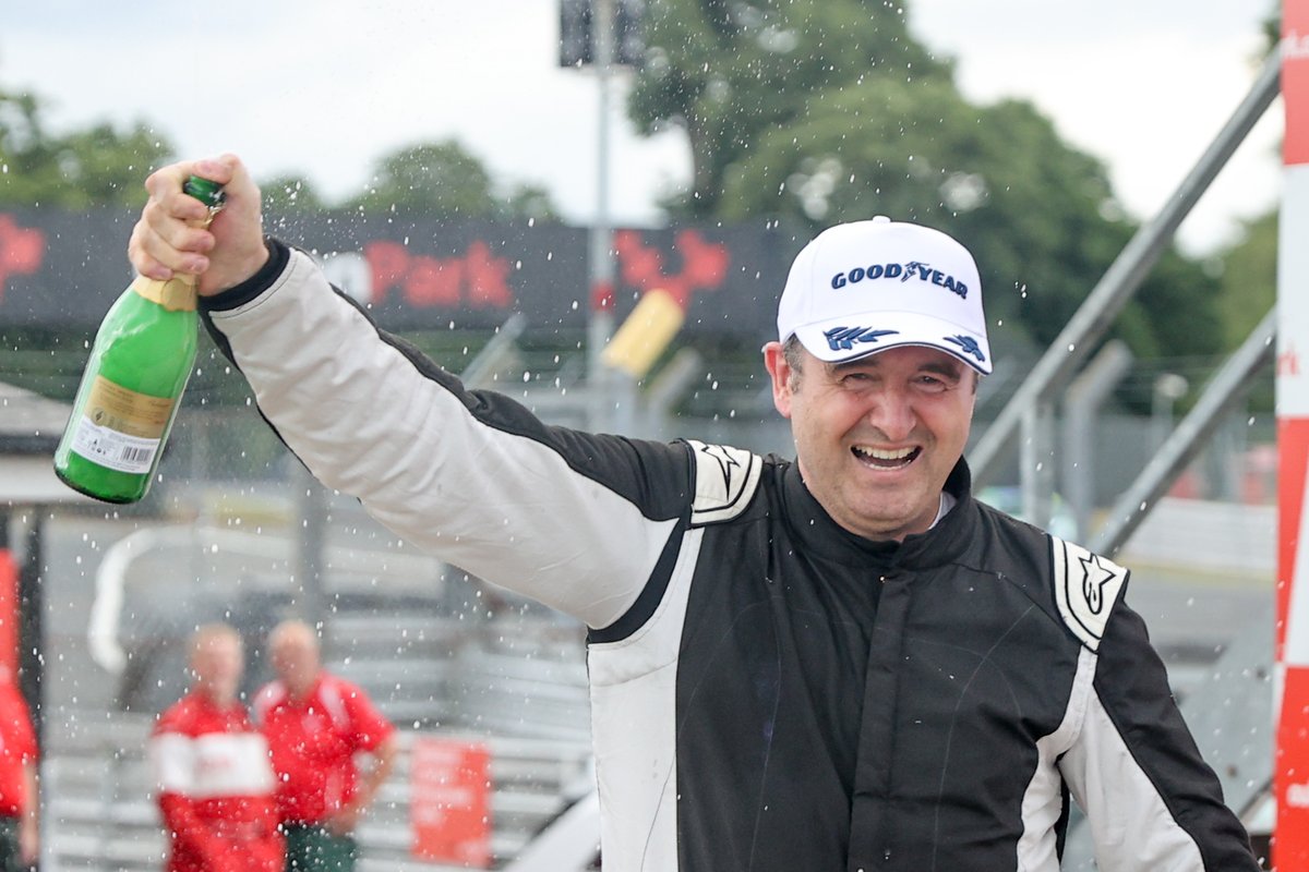 🏆 THAT FRIDAY FEELING 🏆

Yup, Rod McGovern has got that Friday Feeling 😎

#TCRUK 🇬🇧 #TouringCars #TCR 

📸 <a href="/JakobEbrey/">JEP</a>