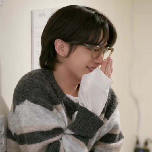 ikeuyangie's tweet image. those emojis are so jake of him 😭