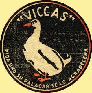 En Maschwitz, Víctor Casterán (Vic Cas) crió en los años 30 los "Patos Viccas", doble pechuga. En las publicidades se  mostraba a los patos erguidos. Por eso, se llamó patovicas a los que caminaban sacando pecho en las playas. Luego, el nombre se le dio a los  cuidadores de los
