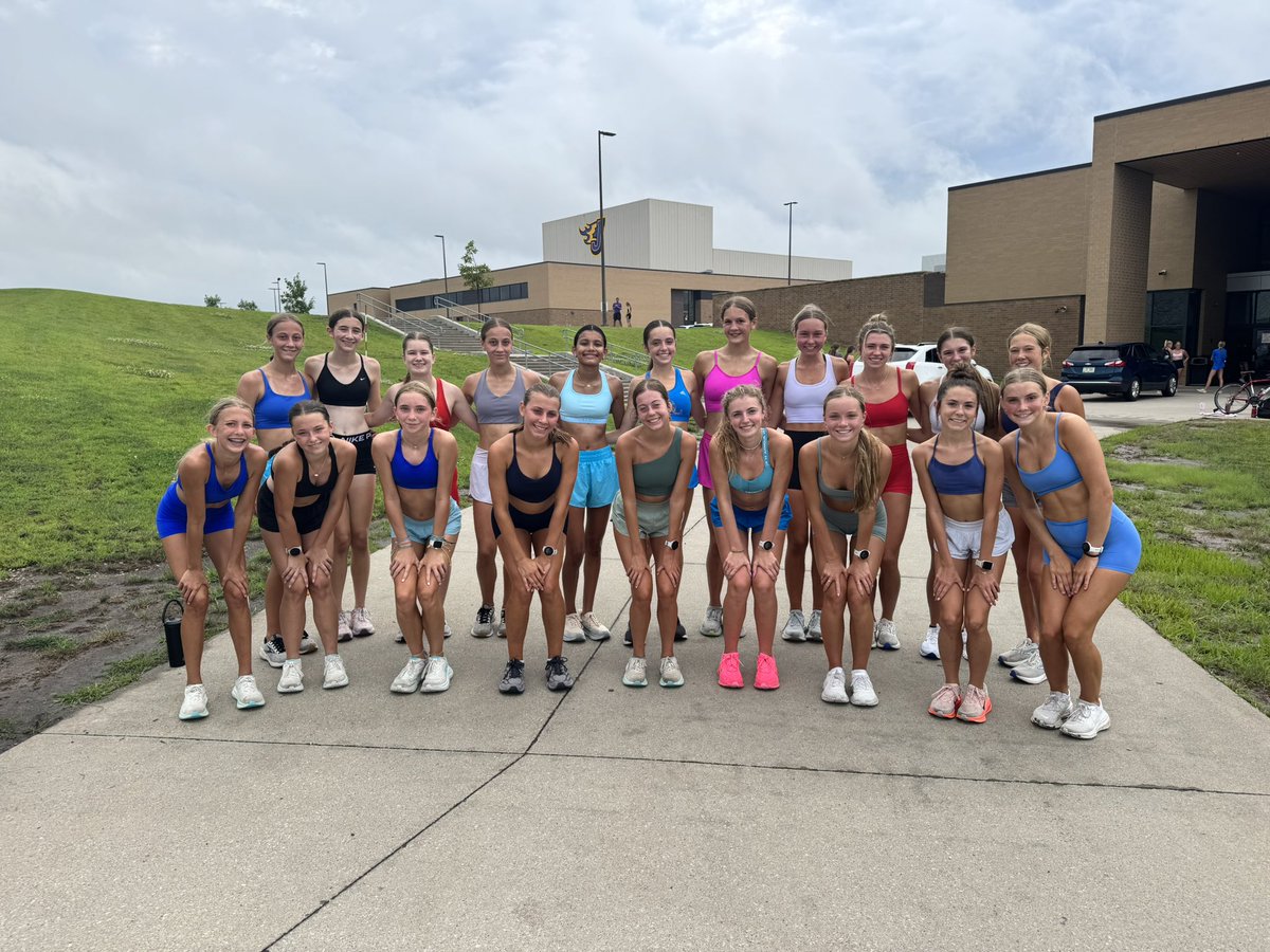 owlxc's tweet image. Our annual run with our Johnston sisters! Such a fun time! 🤩 @JCSD_GirlsXCTF