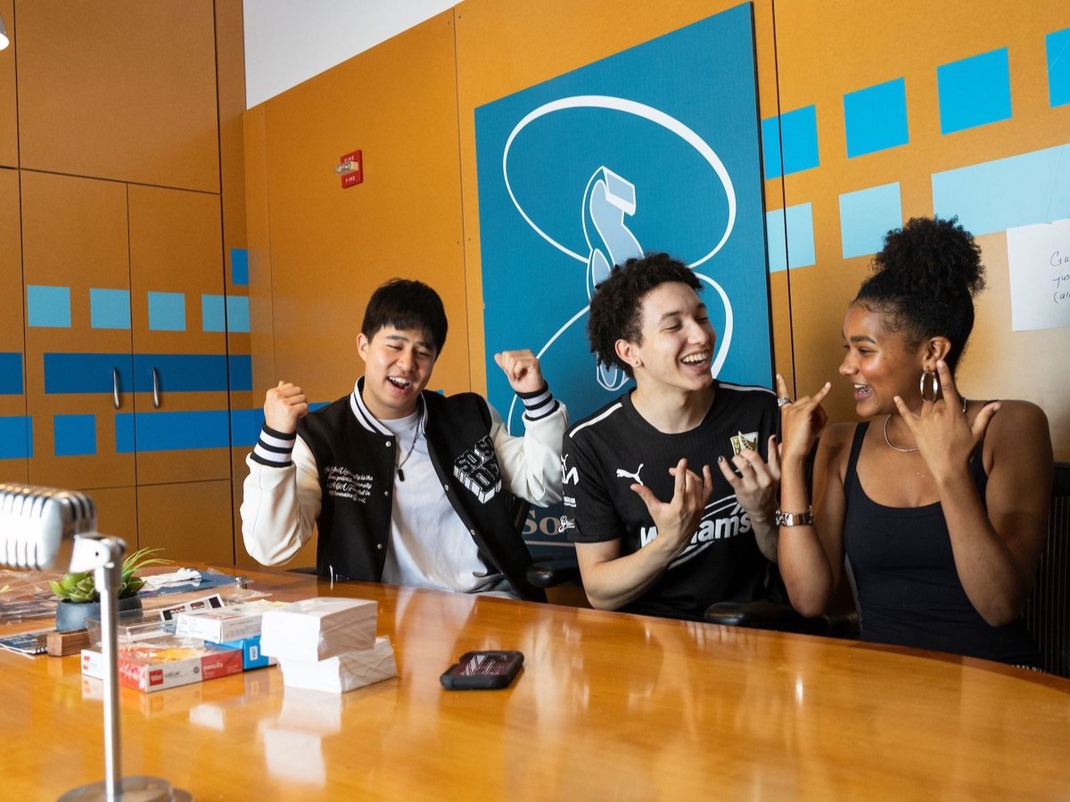 Emory students joined So So Def for a hands-on internship exploring music production, industry insights, &amp; Atlanta’s hip-hop culture. The experience connected classroom learning with real-world creativity.

🔗 So So Def Internship: links.emory.edu/1dV

#EmoryUniversity #Emory