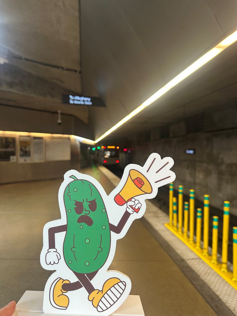PGHtransit's tweet image. Clues are set, prizes are waiting. 🏆
Will you find yourself in a pickle with our scavenger hunt? Come dahn to our booth and relish in the last day of the challenge! 🥒
#Picklesburgh