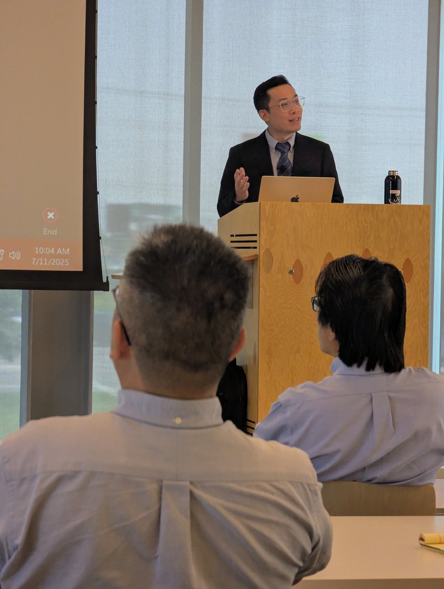 OhioStatePIIO's tweet image. Thank you, Dr. @MengzeLv Lyu, for an outstanding seminar today! Excited to see where your research on #host_microbiota interactions and their impact on #cancer and #inflammation leads next! #ImmunoOncology #Microbiome #PIIO