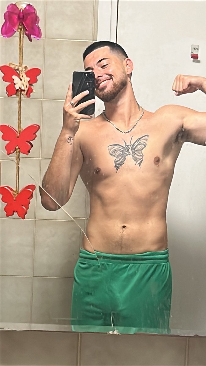 Jeeyy137's tweet photo. El lunes tendreis el dia 100 del reto de baños helados🥶😁 https://t.co/hQr8lNys5v
