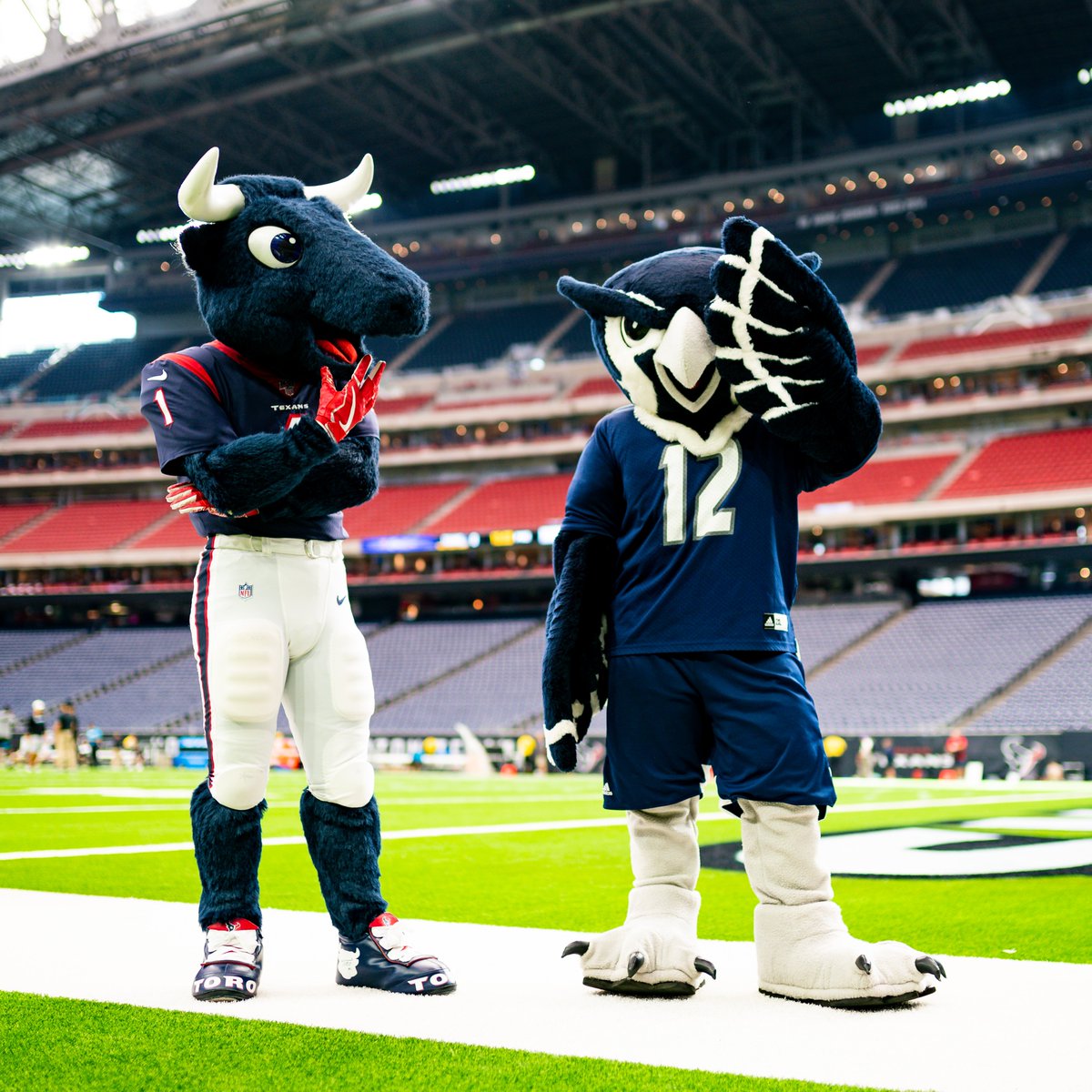 No big deal,  just me casually having a Hall of Famer for a friend 😏
Congrats, <a href="/TexansTORO1/">TORO 🐃</a> 🏆