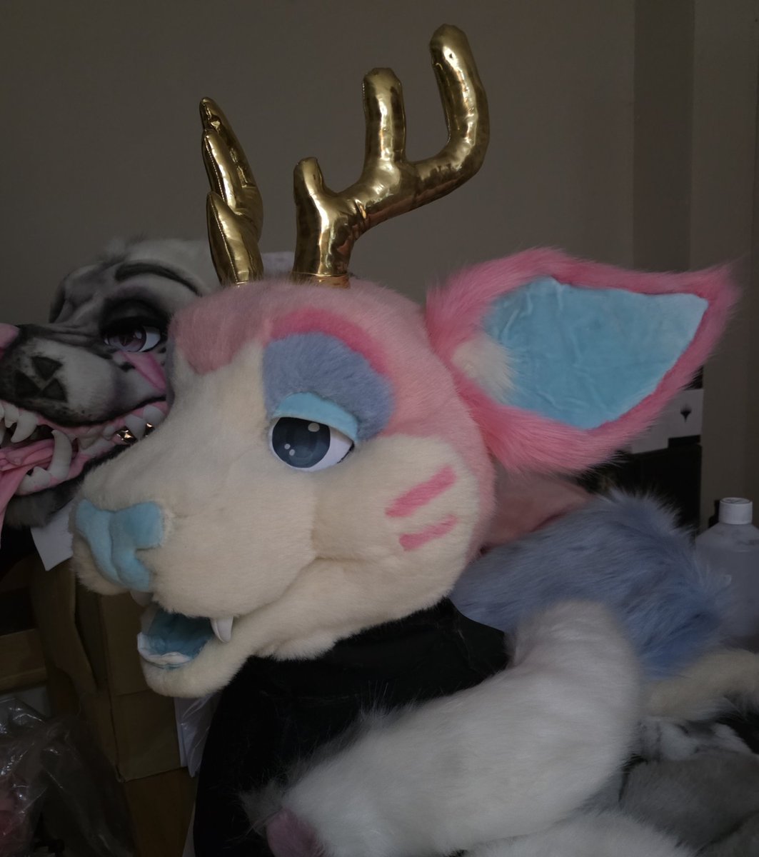 WerewoofPrince's tweet image. "Leave the bees alone" I told him!
Did he listen though?.. >.>
Shaving this pretty boy smooth soon and it'll all be better though 💗
#FursuitFriday