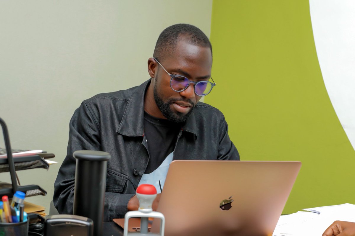 djnicejose1's tweet image. Every Friday is a step closer to achieving your dreams, So let’s keep positive| @bassesetoursug .
#bassesetoursandtravelug
#ForTheBestExperience