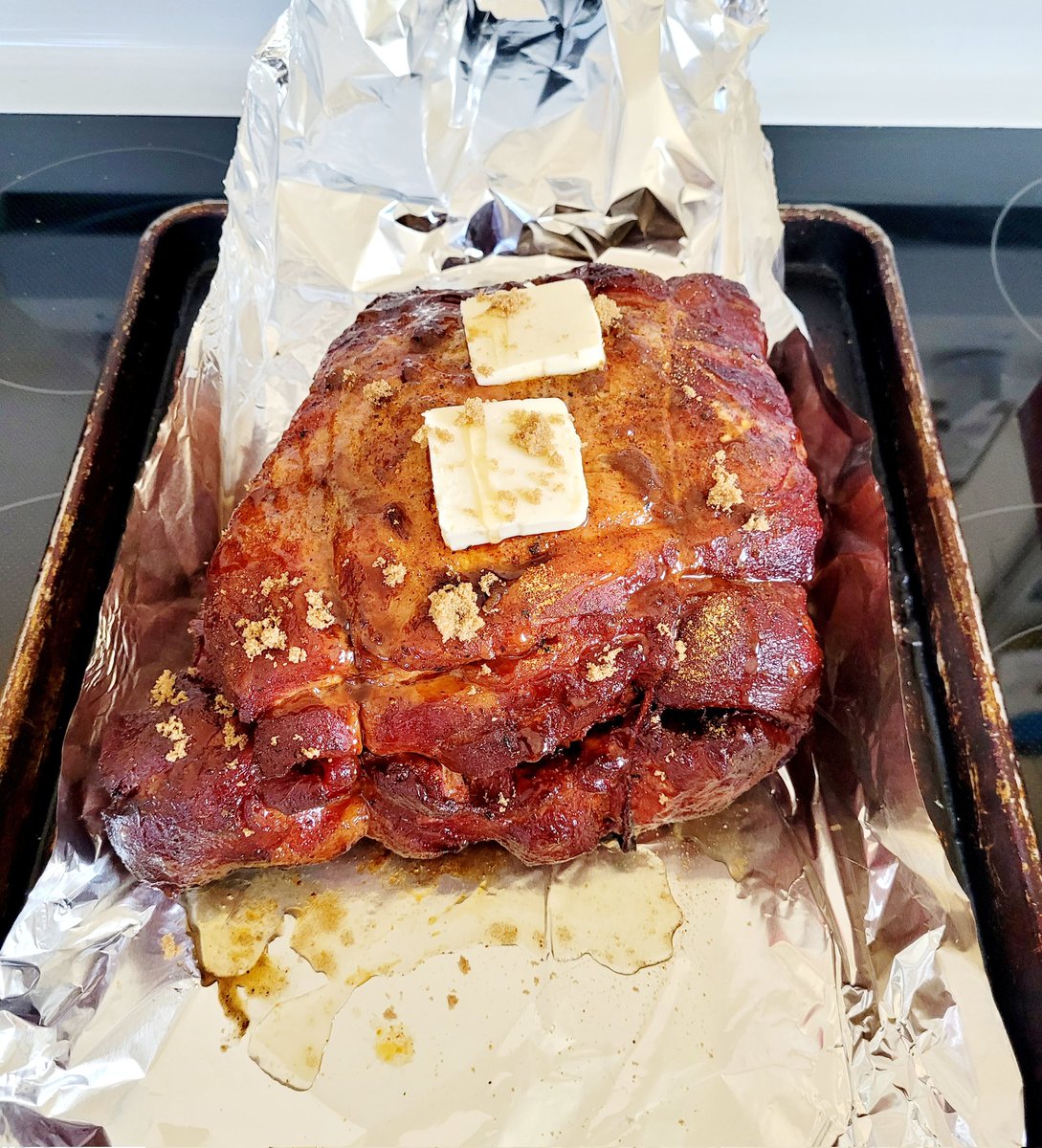 #RollSmoke💨💨💨
Boston Butts are coming along nicely, bark 🔥🔥🔥
2 are wrapped, and the other 2 are about 10°  from wrapping 👀
#CoppertonCarnivore💨🍻🤘