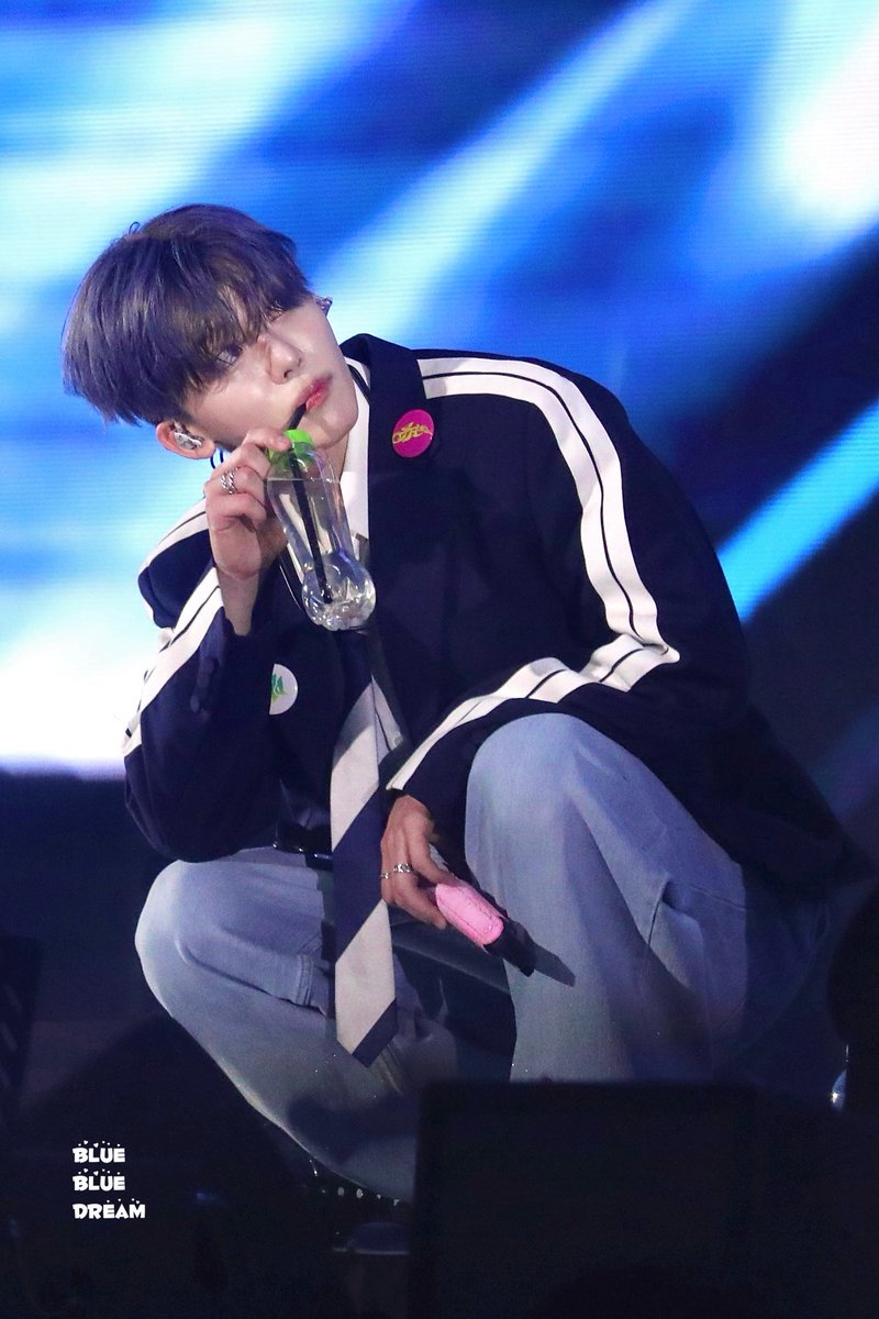 𝐁𝐋𝐔𝐄 tweet media