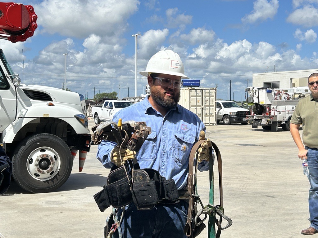 AEPTexas's tweet image. A group of high school educators visited our service center as part of the 2025 Workforce Solutions Coastal Bend Summer Teacher Externship to learn more about what we do and share their experiences with their students. Read the story: aeptexas.com/community/cari…

#WeAreAEPTexas…