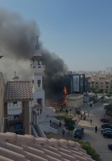 اندلاع حريق داخل دبي مول  المرحلة الثانية بالشيخ زايد