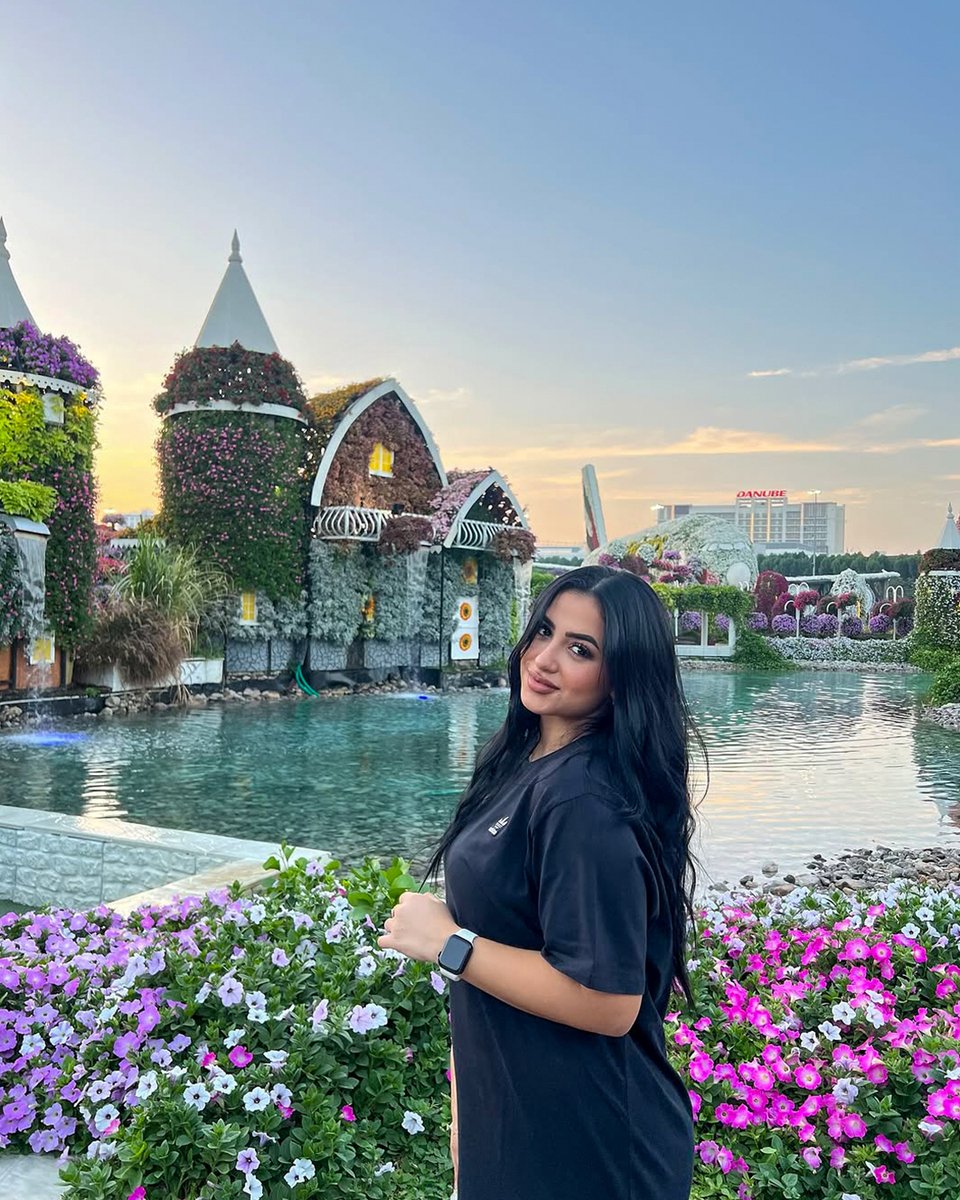 Dubai Miracle Garden tweet media