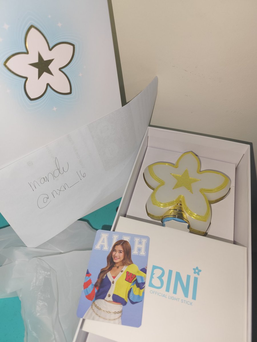nxn_16's tweet image. SELLING: Official BINI Lightstick
Brand new / Lightly used (bini concert at ph arena)
With box
Price: 
- 1800 bini ls
- 500 aiah sterling pc
you can get both for 2150
Payment first policy + sf (GCash preferred)
Can ship via LBC

#BINILightstick #BINIph #SellBINILightstick
