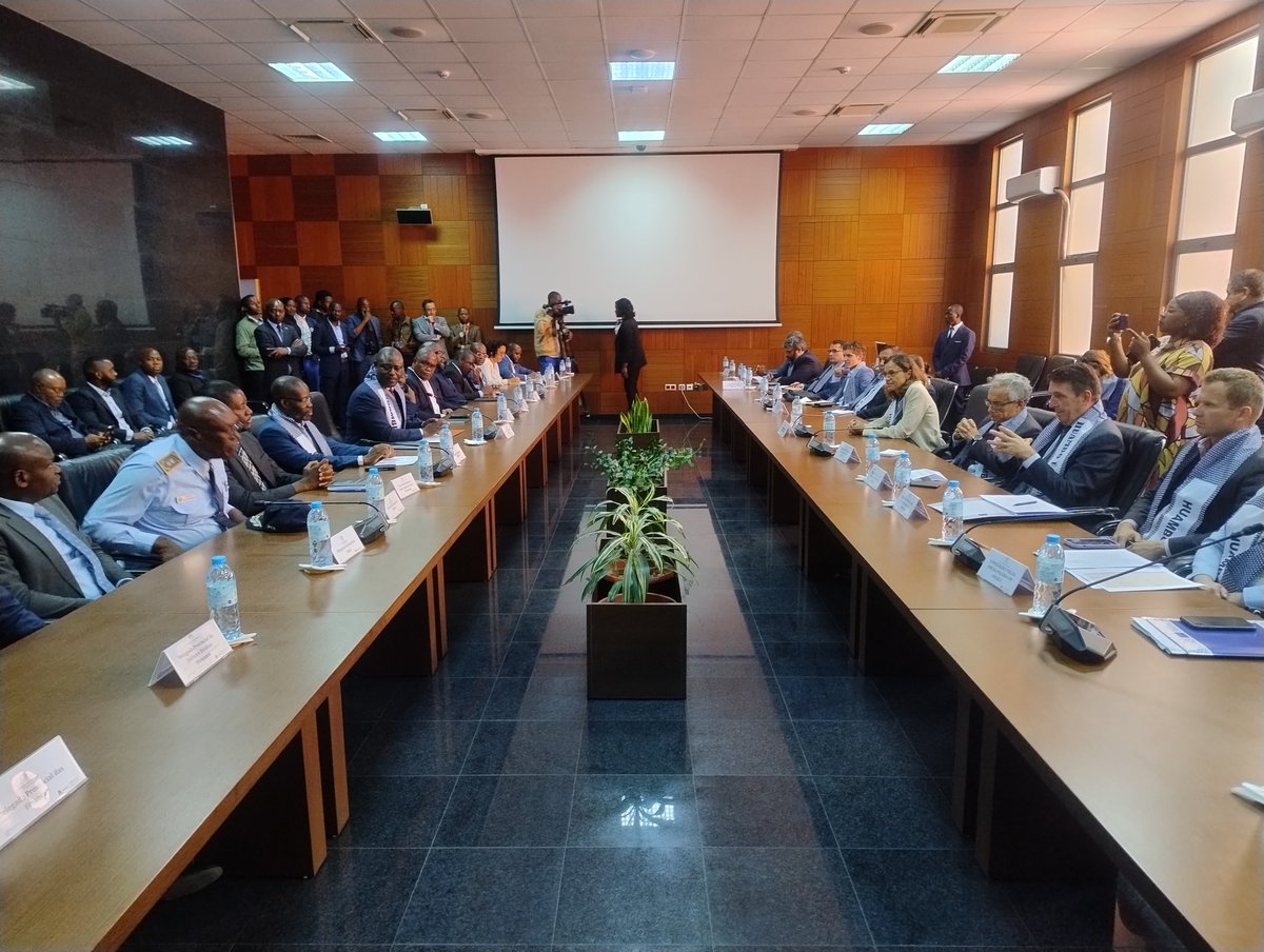 Italy in Angola tweet media