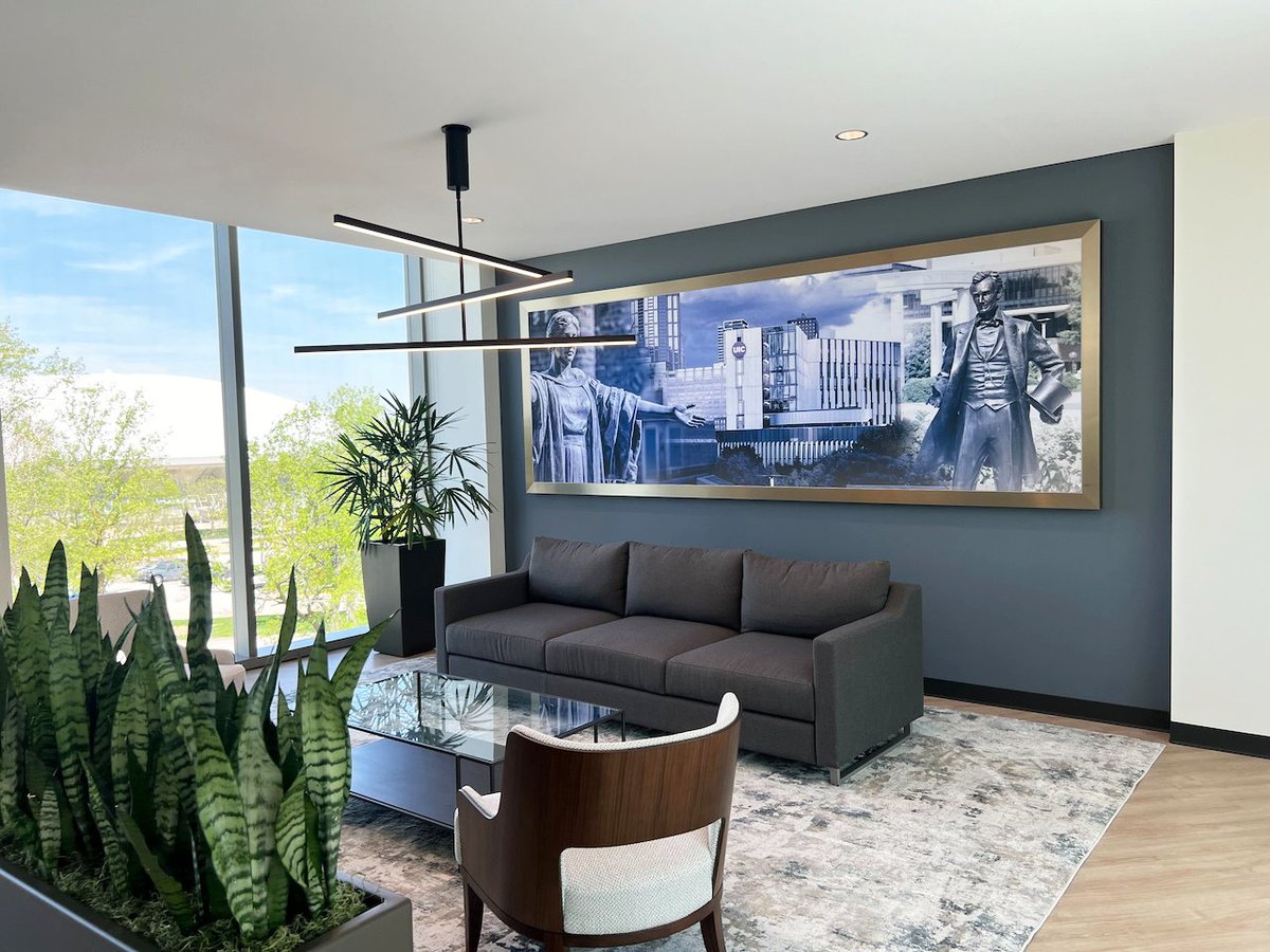 jackporterinc's tweet image. How do you unite three distinct campus identities in one donor recognition space? 

Take a look at our latest project with @UofI_Foundation, where interactive storytelling meets elegant design.

#DonorRecognition #ExperienceDesign #HigherEd