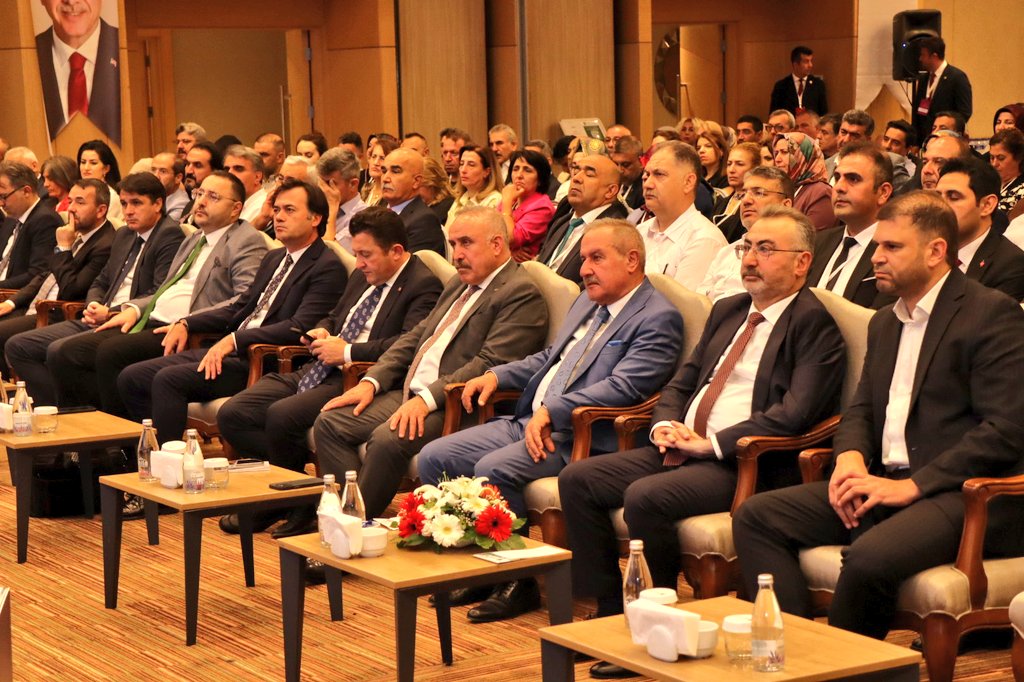 GSB_KYGM's tweet photo. 📍Ankara

KYGM Yurt Müdürleri ve Yurt Temsilcileri Gelişim Eğitimi başladı.

81 il ve KKTC'den 835 yurt müdürünün katılacağı eğitimler, 31 Temmuz'a kadar devam edecek. https://t.co/ijizF4NA0y