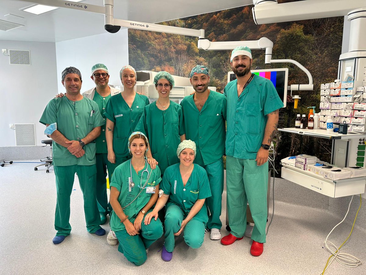 CAHU_Area_V's tweet image. 🔹 Intervención pionera con robótica en Asturias
Hoy 11 de julio, el Hospital Universitario de Cabueñes dio un paso adelante en la innovación quirúrgica con la primera cirugía maxilofacial asistida por robot en Asturias. La intervención, realizada por la Dra. Alba Novoa y la Dra.…