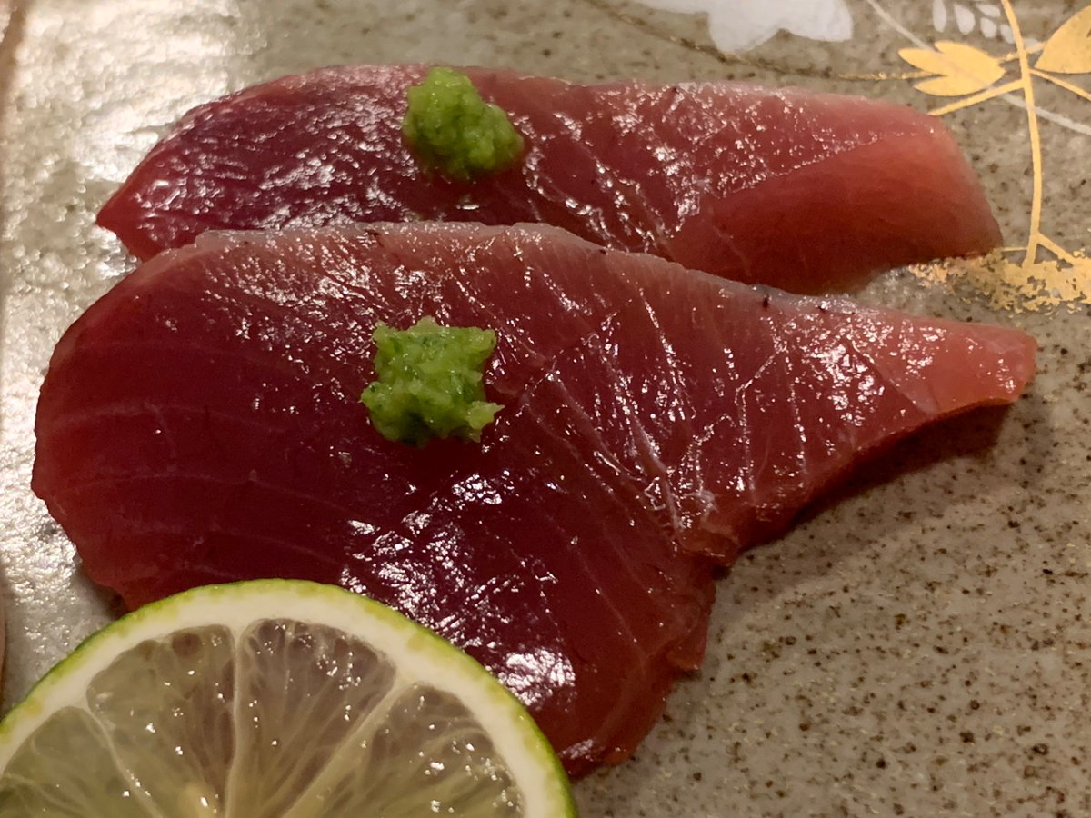 goahead_shigeru's tweet image. 気仙沼魚市場、令和6年度の水揚げ優秀漁船・優良取引業者の表彰式が開かれました。全ての漁業を通じての金額トップは静岡県沼津市戸田の大師丸漁業、巻き網船第18大師丸、カツオなどが主な漁獲物。今年も頼りにしてます👍