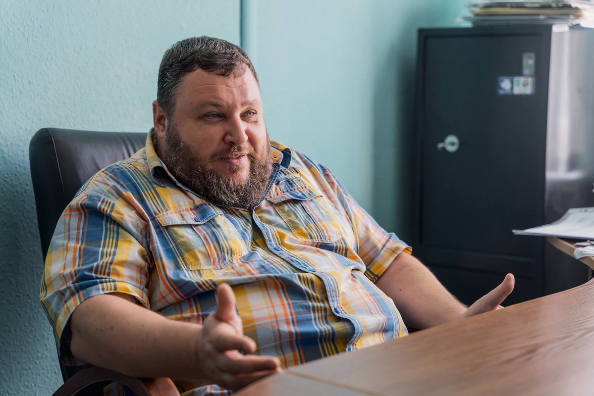 mykytabak's tweet image. Цивільним не можна нічого казати про війну, бо вони не шарять.
Військовим не можна, бо у них статут і це протирічить моральним нормам в армії.
Зате можна Єрмаку через його хряків.
От цікаво, чому вони всі не в армії?
Напевно, бо кажуть те, що треба.