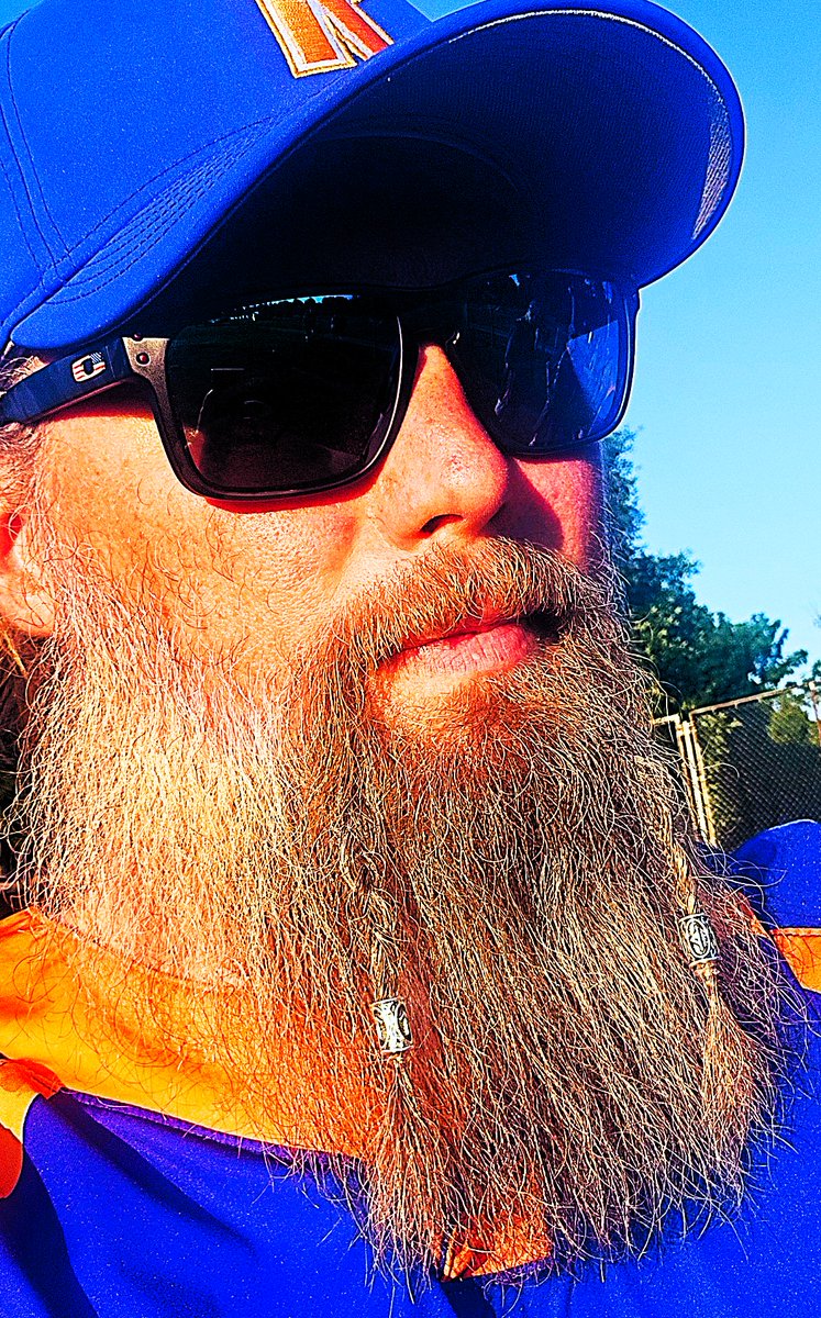IL_Natl_Guard's tweet image. With the Army cracking down on shaving profiles (armypubs.army.mil/epubs/DR_pubs/…) it seems like a good time to celebrate the glorious “retirement beard” – that magnificent facial hair that many of our Soldiers grow after retiring with 20 or more years of service.