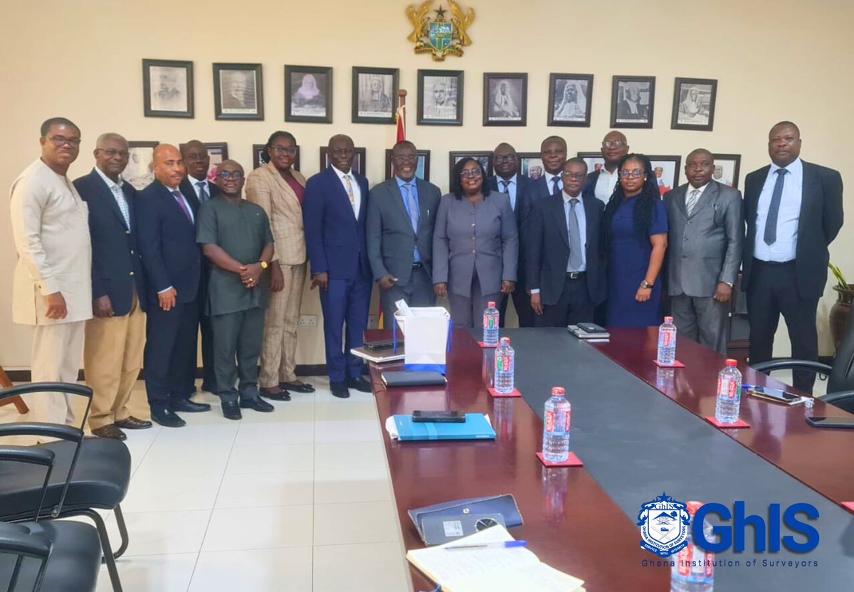 YSNGhIS's tweet photo. GhIS leadership met with the Acting Chief Justice to strengthen collaboration with the Judiciary. Key topics: land & construction disputes, ADR, valuation, & property protection. A major step toward integrated justice & land governance. โ๏ธ๐๏ธ๐
#GhIS #JusticeDelivery #Surveying https://t.co/or0Qz9s1OV