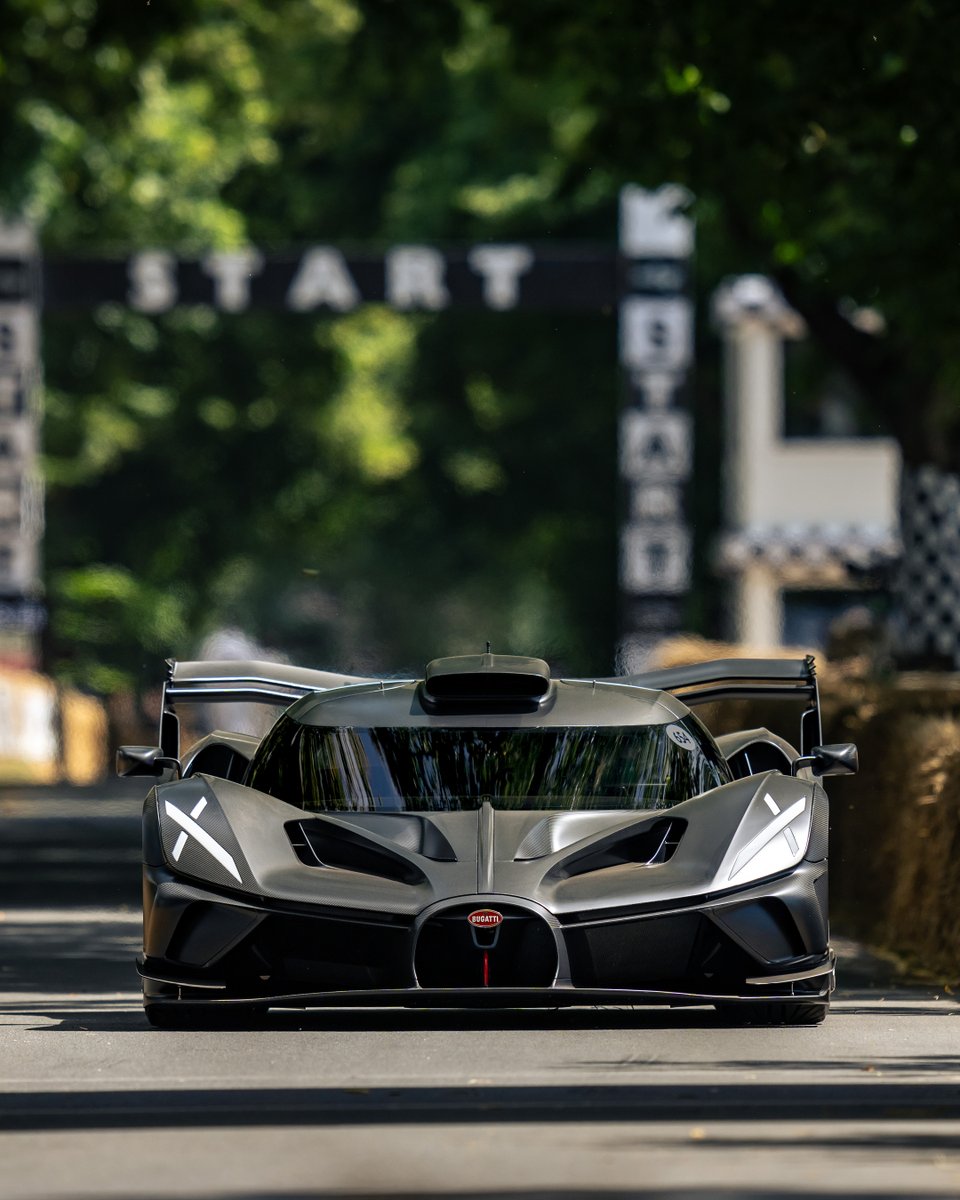 Bugatti's tweet image. Built for the track. Unleashed on the hill at Goodwood Festival of Speed. The BUGATTI BOLIDE took on the hill climb as it was engineered to: without compromise.
#BUGATTI #FOS #GoodwoodFOS #BOLIDE
–
bugatti.link/consumption