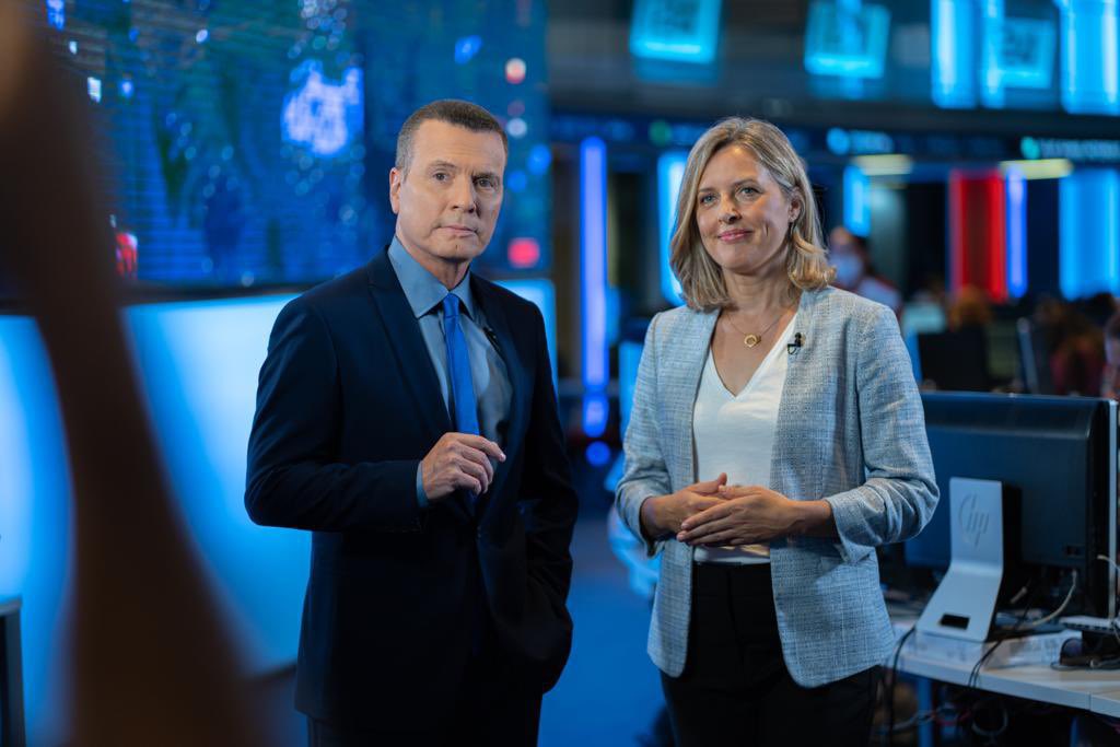 Suriye’de federalizm işe yaramaz diyen ABD temsilcisine tepkiler büyüyor.

İsrailli gazeteci Laura Cellier, “ABD, Kanada ve Almanya federal sistemle yönetiliyor” diyerek açıklamayı “korkunç bir karar” olarak nitelendirdi.