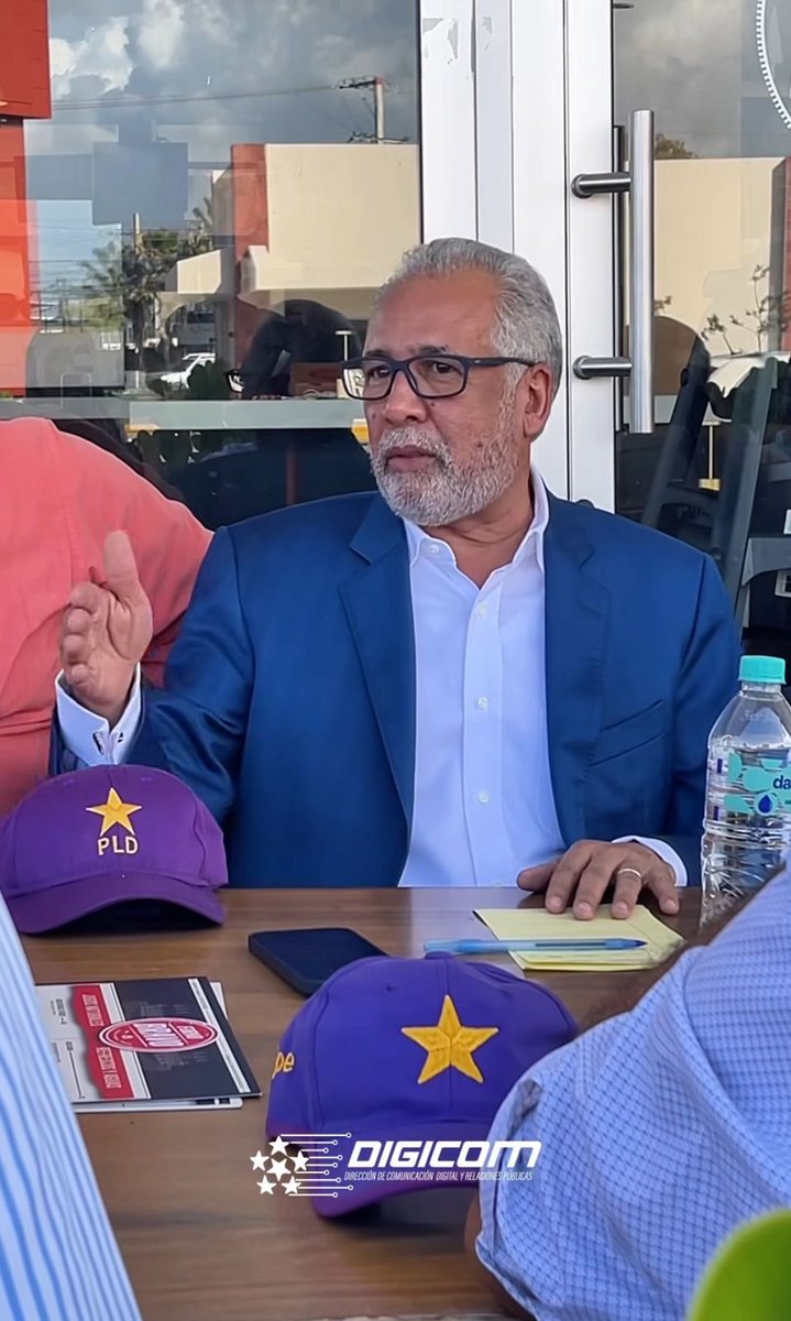 ConcienciaPLD's tweet photo. Gracias al compañero Simón Lizardo (@slizardom) por acceder a la invitación y compartir importantes orientaciones, historias y reflexiones que fortalecen el ejercicio político y nuestro compromiso partidario. 

#SimónLizardo #peña #ConcienciaPeledeístas https://t.co/xmBv905gak