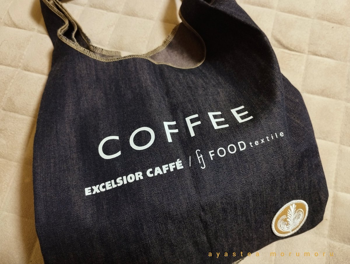 ayatea2241's tweet image. 近くにお買い物によく使うマルシェバッグ😊
ラテアートのワッペンかわいい☕
#エクセルシオールカフェ