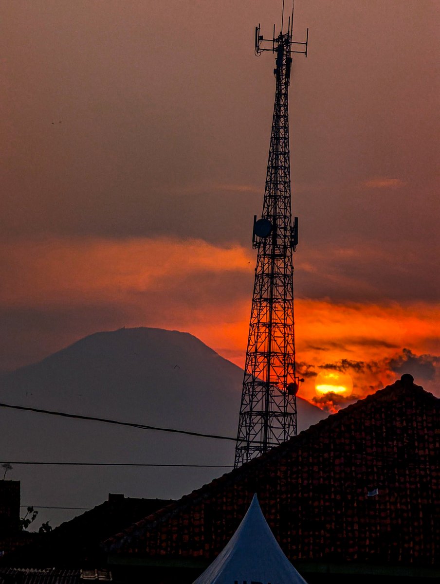 Sunset 15X Zoom Pixel 8 Pro. #madebygoogle #pixel8pro