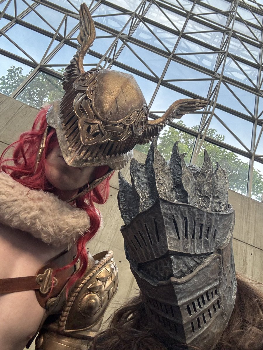 SunlightCosplay's tweet image. How we look at you before you get hit with the stun lock combo