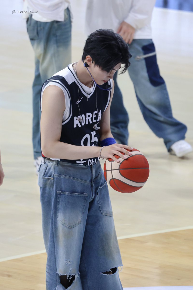 250711 
농구부 박건욱 선배한테 관심있습니다 .. 😍

 #박건욱 #PARKGUNWOOK #パクゴヌク #제로베이스원 #ZEROBASEONE #ZB1