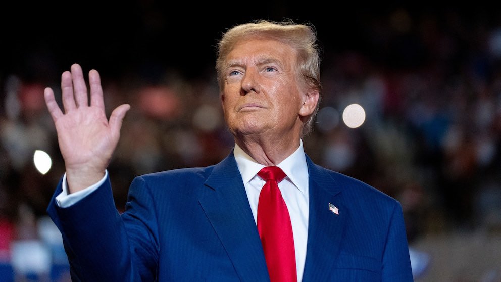 Maga_Trigger's tweet image. Show of ✋ if Donald Trump will go down as the worst President in US history!