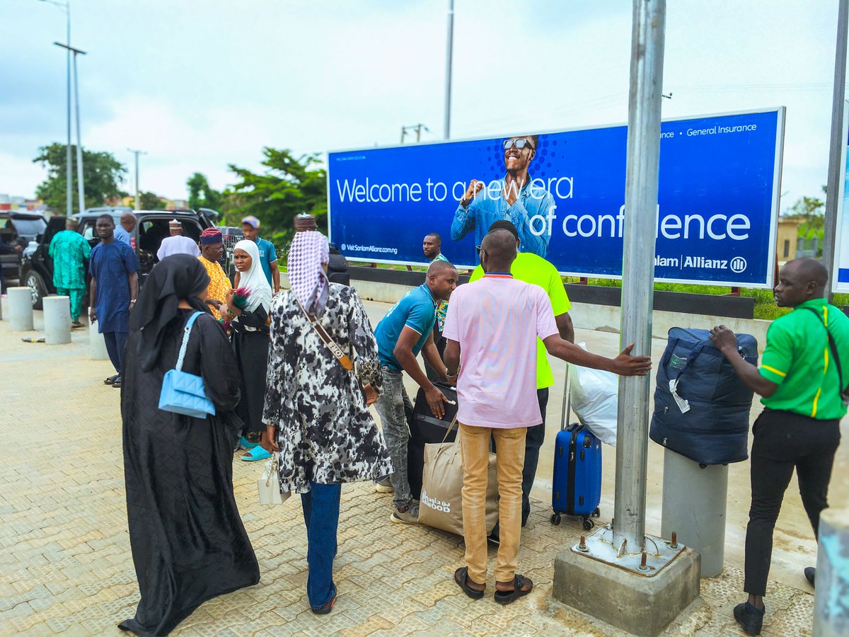 Endcorpsrailway's tweet photo. The Abuja–Kaduna rail corridor wasn’t just moving people—it was moving brand perception.

@SanlamAllianzNG continued its nationwide campaign with a full station takeover—targeting high-frequency commuters at every touchpoint. https://t.co/UhrcYHyfVO