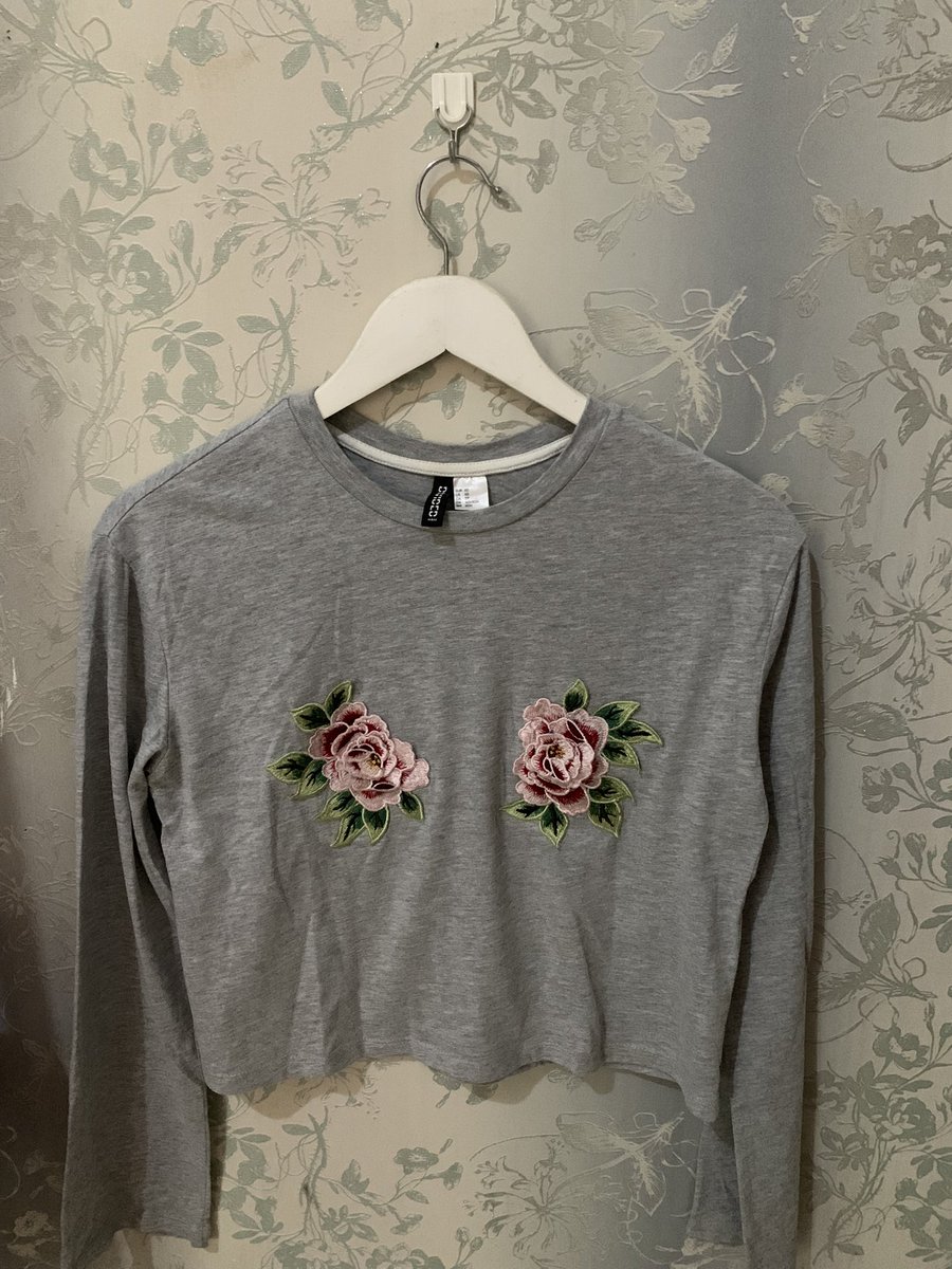 beysksks's tweet photo. @lalavents h&amp;m nih kakk cardi, kaos 25k an ajaa https://t.co/rC3FSd5zdp