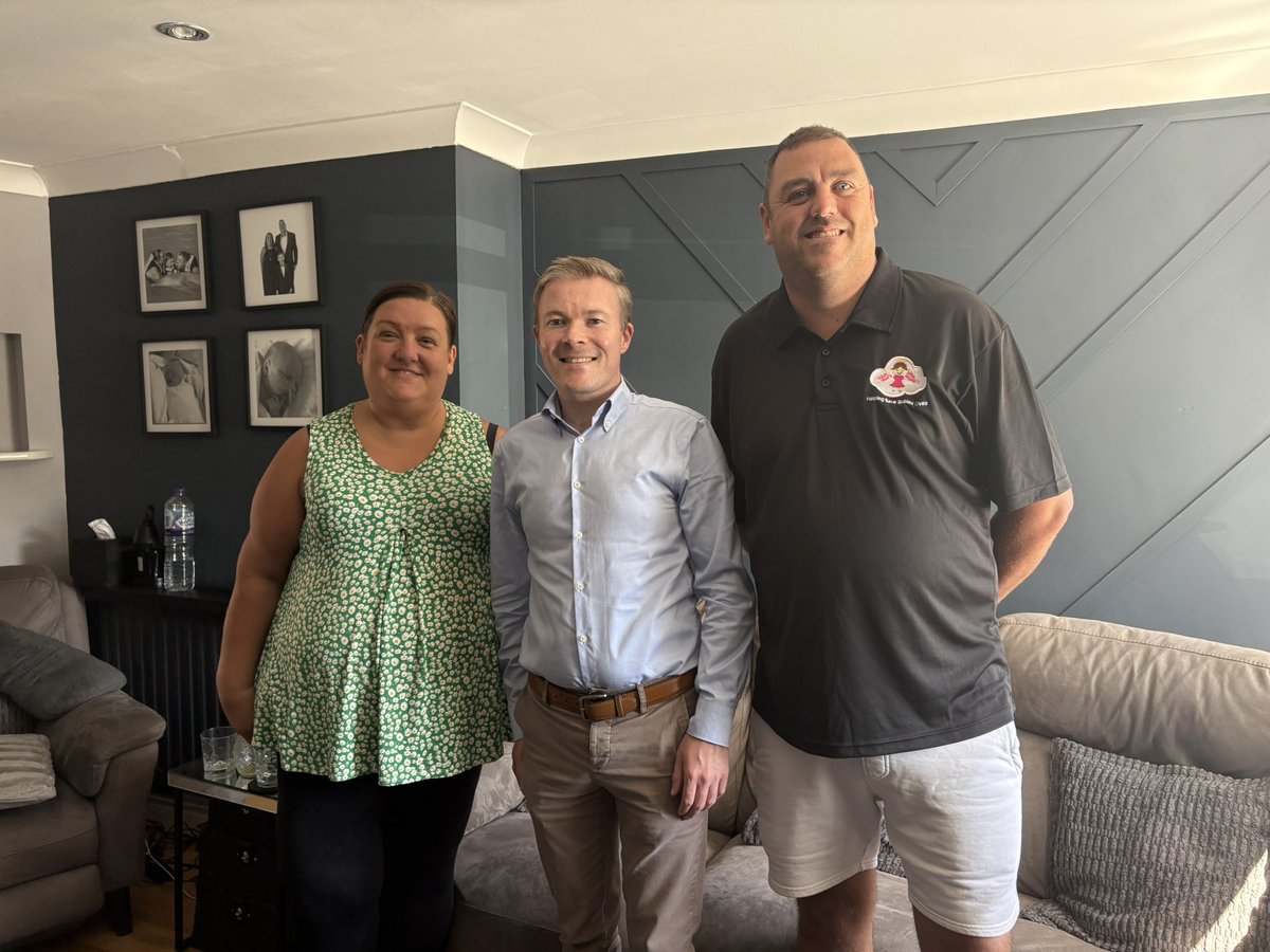 LibbyMaesAngels's tweet image. Today we were visited by our local MP @BradleyThomasUK so that he could learn more about our charity! 💕