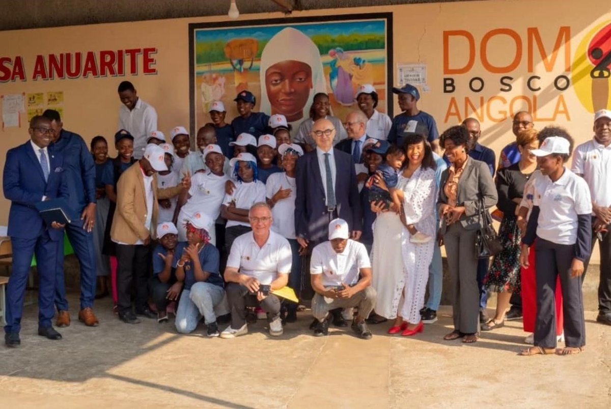 Italy in Angola tweet media