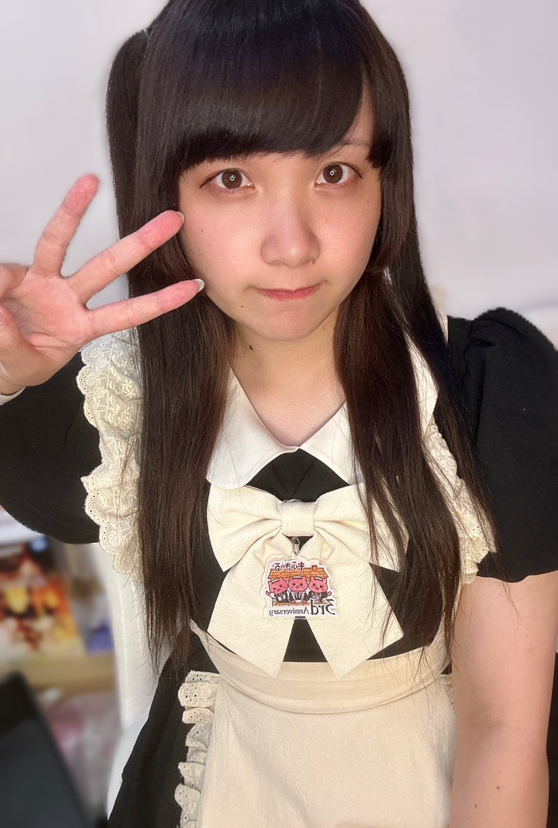 🥳おきゅおわ🥳

もぶきゅる3周年EV❣️
新制服初日だったので着てみました❕どうかなぁ🥰今までと雰囲気違うよね＞ ̫＜ ♡
ぽんしてくれた勇者様！ほんとにほんとにありがとう❤️‍🔥
チェキも1日でこんなに！？って思った、みんな撮ってくれて嬉しいよぅありがとう😭チェキの多いコンカフェ嬢目指す❣️