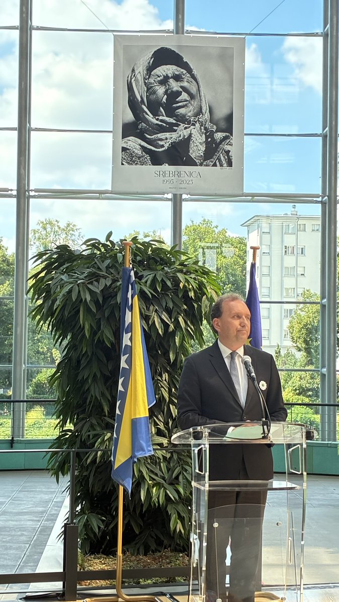 La France au Conseil de l'Europe 🇫🇷 🇪🇺 (@repfrancecde) on Twitter photo Il y a 30 ans, débutait le génocide de #Srebrenica
La 🇫🇷 n'oublie pas les milliers de victimes et exprime sa compassion à leurs proches & aux survivants
La <a href="/RepFranceCdE/">La France au Conseil de l'Europe 🇫🇷 🇪🇺</a> était aux côtés de la Représentation de la Bosnie-Herzégovine lors des commémorations organisées au <a href="/coe/">Council of Europe</a> 🇪🇺 Il y a 30 ans, débutait le génocide de #Srebrenica
La 🇫🇷 n'oublie pas les milliers de victimes et exprime sa compassion à leurs proches & aux survivants
La <a href="/RepFranceCdE/">La France au Conseil de l'Europe 🇫🇷 🇪🇺</a> était aux côtés de la Représentation de la Bosnie-Herzégovine lors des commémorations organisées au <a href="/coe/">Council of Europe</a> 🇪🇺