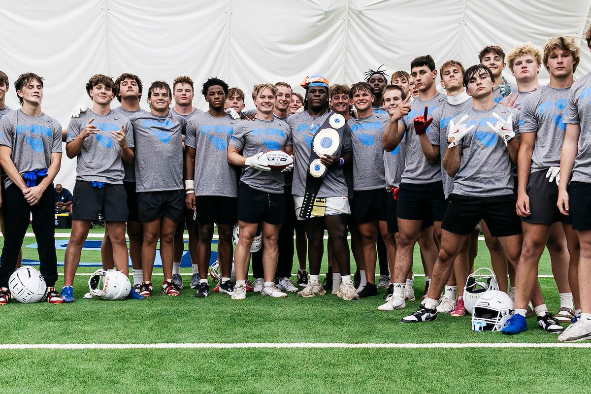 titanscommunity's tweet image. Congratulations to @OHSPatsFootball for winning the Nike 11-On Tournament and to @pagefootball for taking home the linemen challenge and team relay titles🏈
Shoutout to all 10 teams for coming out and competing!