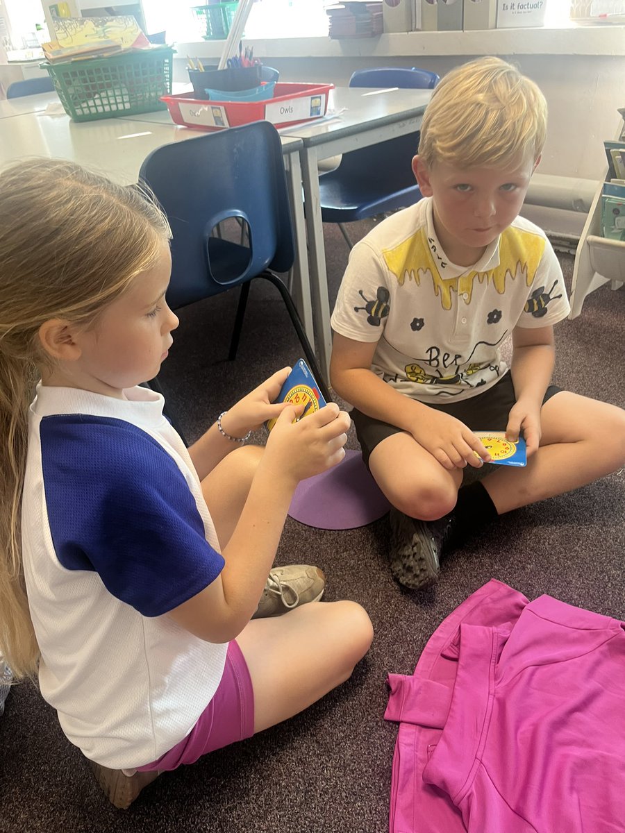 PCPSwans's tweet image. We made o’clock and half past times with our partners! ⏰ #pcpmaths