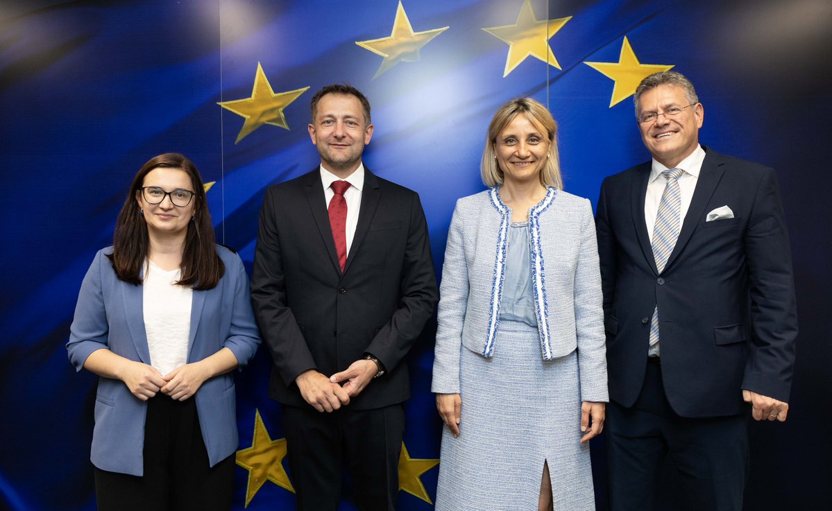 CHansenEU's tweet image. A pleasure meeting with 🇲🇩Deputy Prime Minister Nistor and @cgherasimov with @Marossefcovic to explore ways to deepen EU-Moldova trade ties.
We remain committed to supporting Moldova’s European journey through strong economic cooperation.