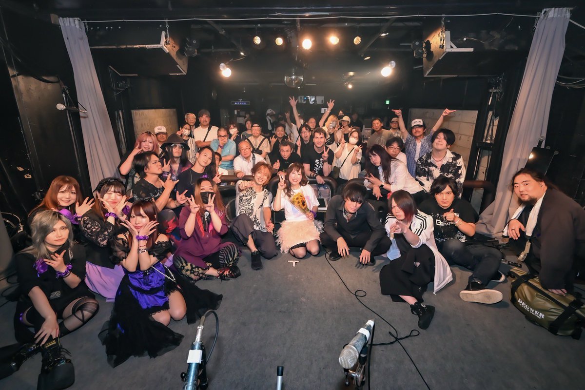 Ayarya54's tweet photo. 💿#TRUSTRIP レコ発Party🎉
お集まりくださった皆様
出演してくれた皆様
目黒LIVE STATIONの皆様
本当にありがとうございました🎈🧳
#TRUSTRIP が沢山の人に聞いてもらえるように✨
これからも信じた旅、トラストリップを
続けていきます🎤
引き続き応援よろしくお願いします❤️🔥
#ROCKnPOPS https://t.co/NCmIyzNKHP