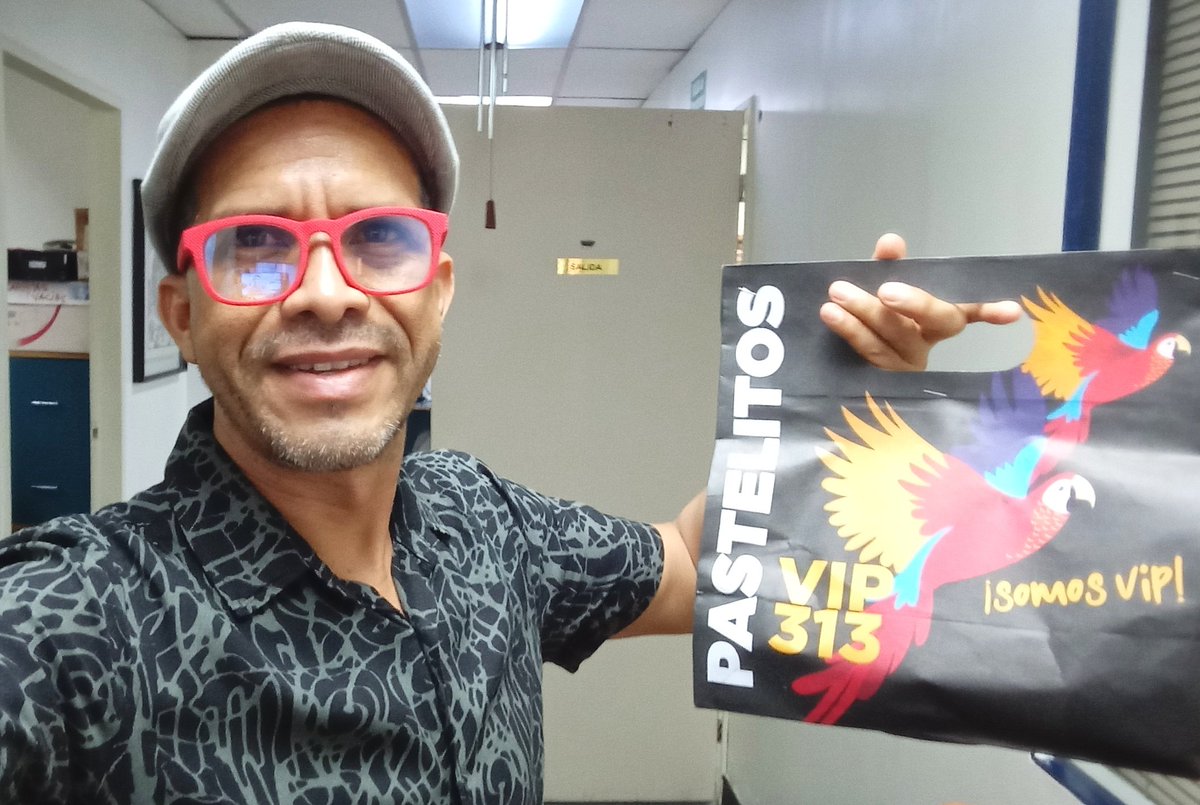 pipiripaos's tweet image. Publicidad, si ustedes necesitan alguien que les resuelva el desayuno de su equipo, busquen a los panas de @pastelitosVip313
"buen servicio, buen producto y buena presentación". Vibrando en alta siempre... 🦜 Quiero massssssss!