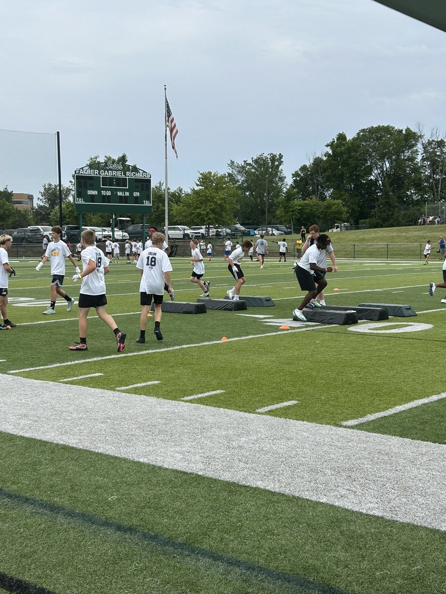 Working with <a href="/FlexWorkSports/">FlexWork Sports</a> and Colston Loveland for a great youth football camp #GoBlue